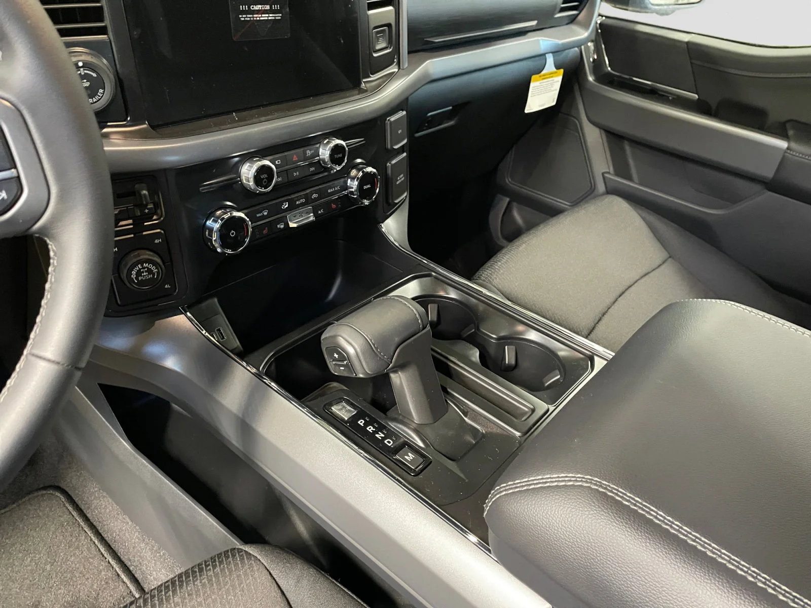 New 2026 CARBONIZED GREY METALLIC Ford XLT image 15