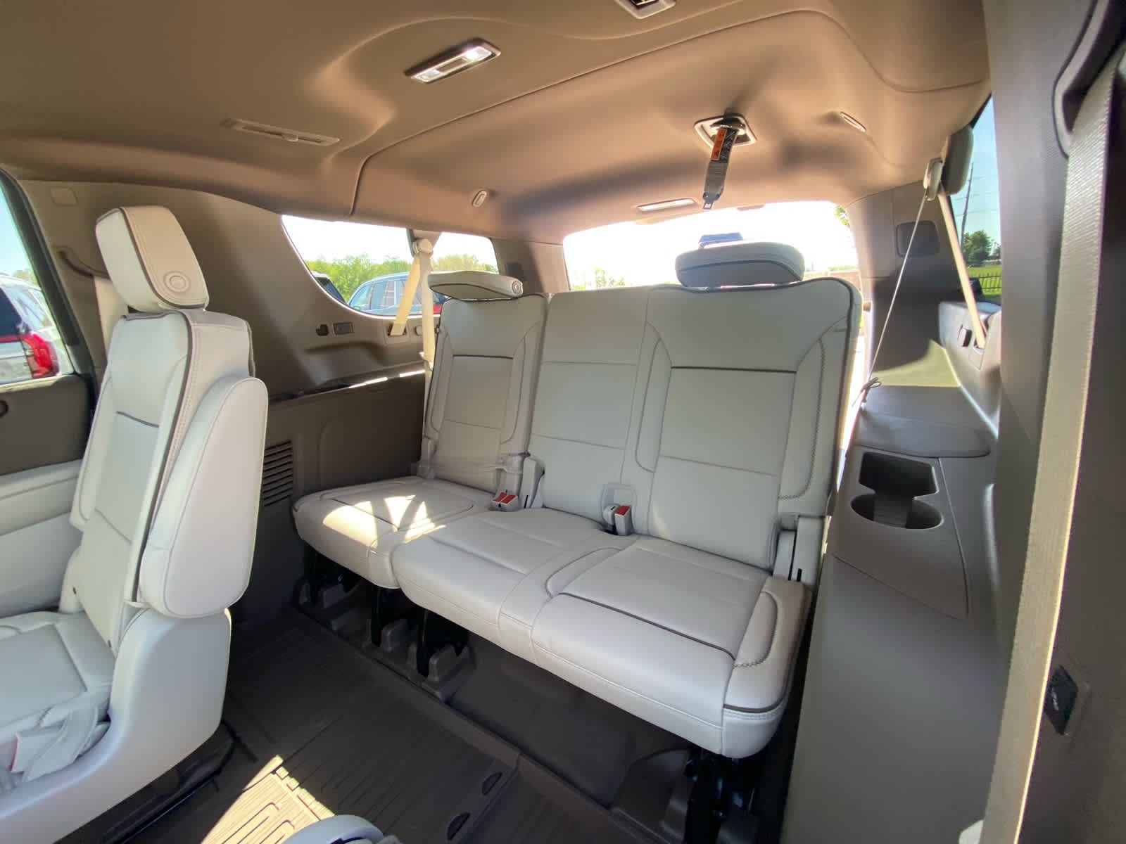 2026 GMC Yukon XL Denali - Photo 25