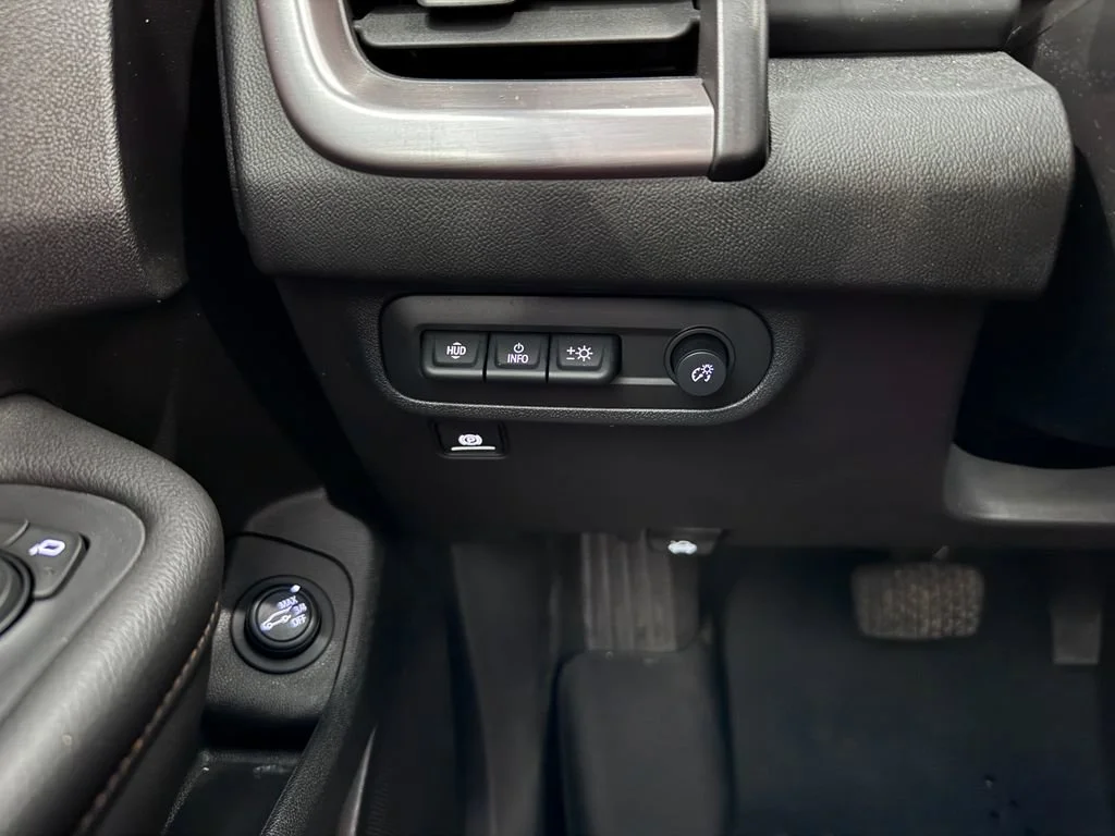 Certified Used 2024 Riptide Metallic GMC AT4 image 25