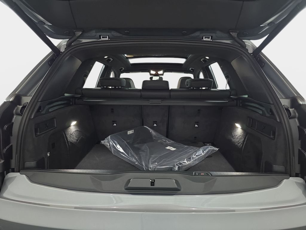 New 2026 Skyscraper Grey Metallic BMW xDrive40i image 12