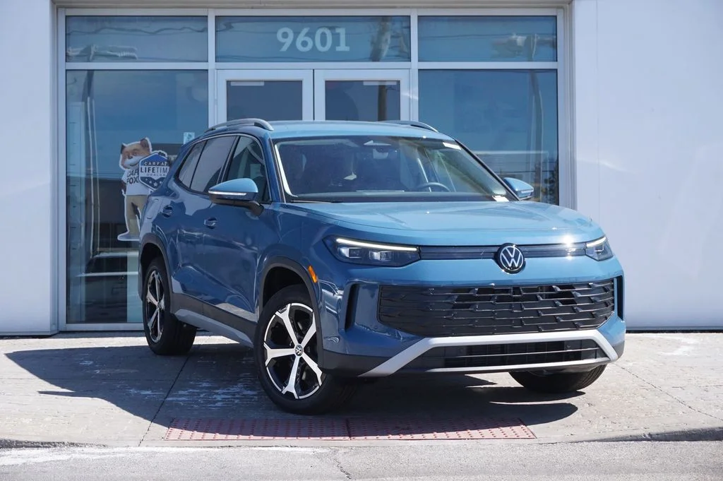 New 2026 Blue Volkswagen SE image 2