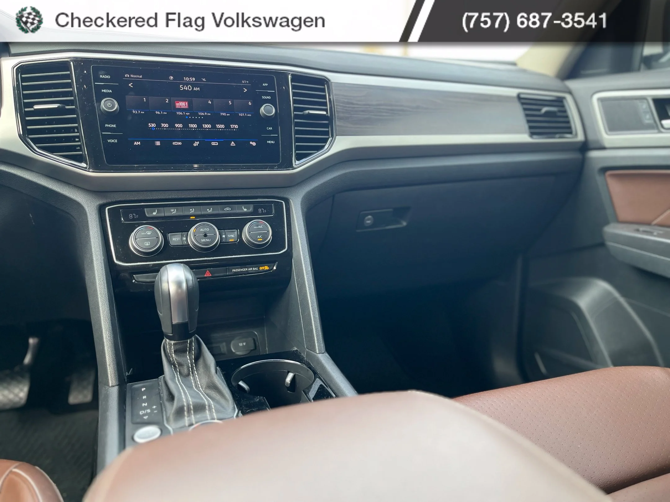 Used 2022 Pure White Volkswagen 3.6L V6 SE w/Technology image 31