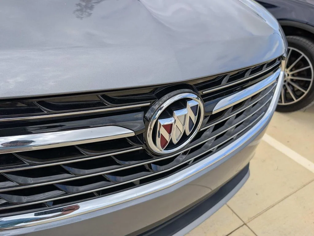 Used 2022 Gray Buick Preferred image 3