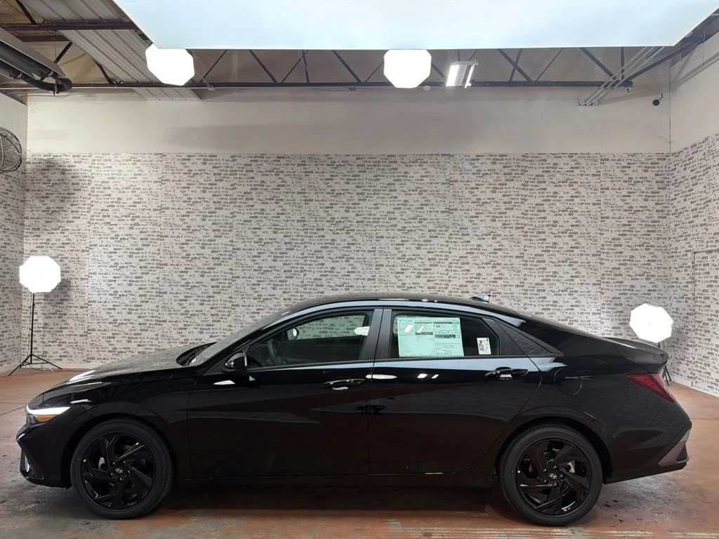 New 2026 Abyss Black Hyundai SEL Sport image 4