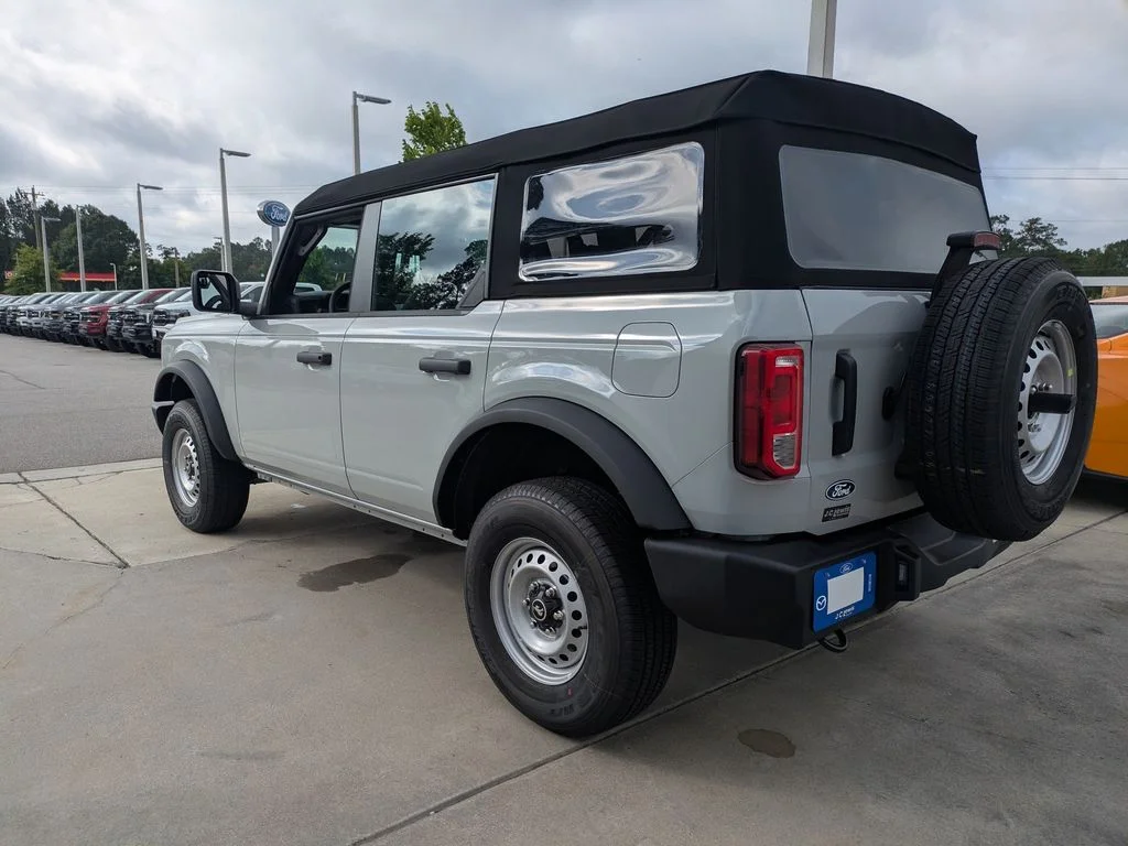 New 2026 Avalanche Gray Ford Base image 6