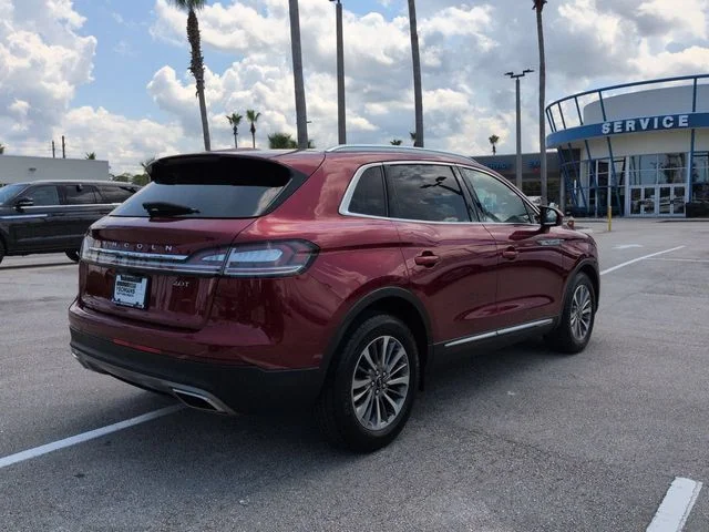 Certified Used 2019 Ruby Red Metallic Lincoln Select image 4