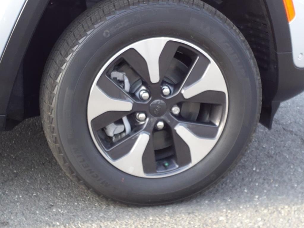 Used 2024 Silver Zynith Jeep  image 25