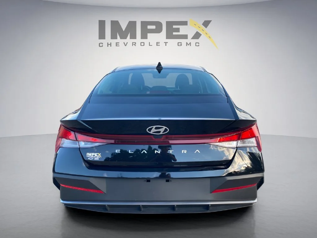 Used 2026 Black Hyundai SE image 4