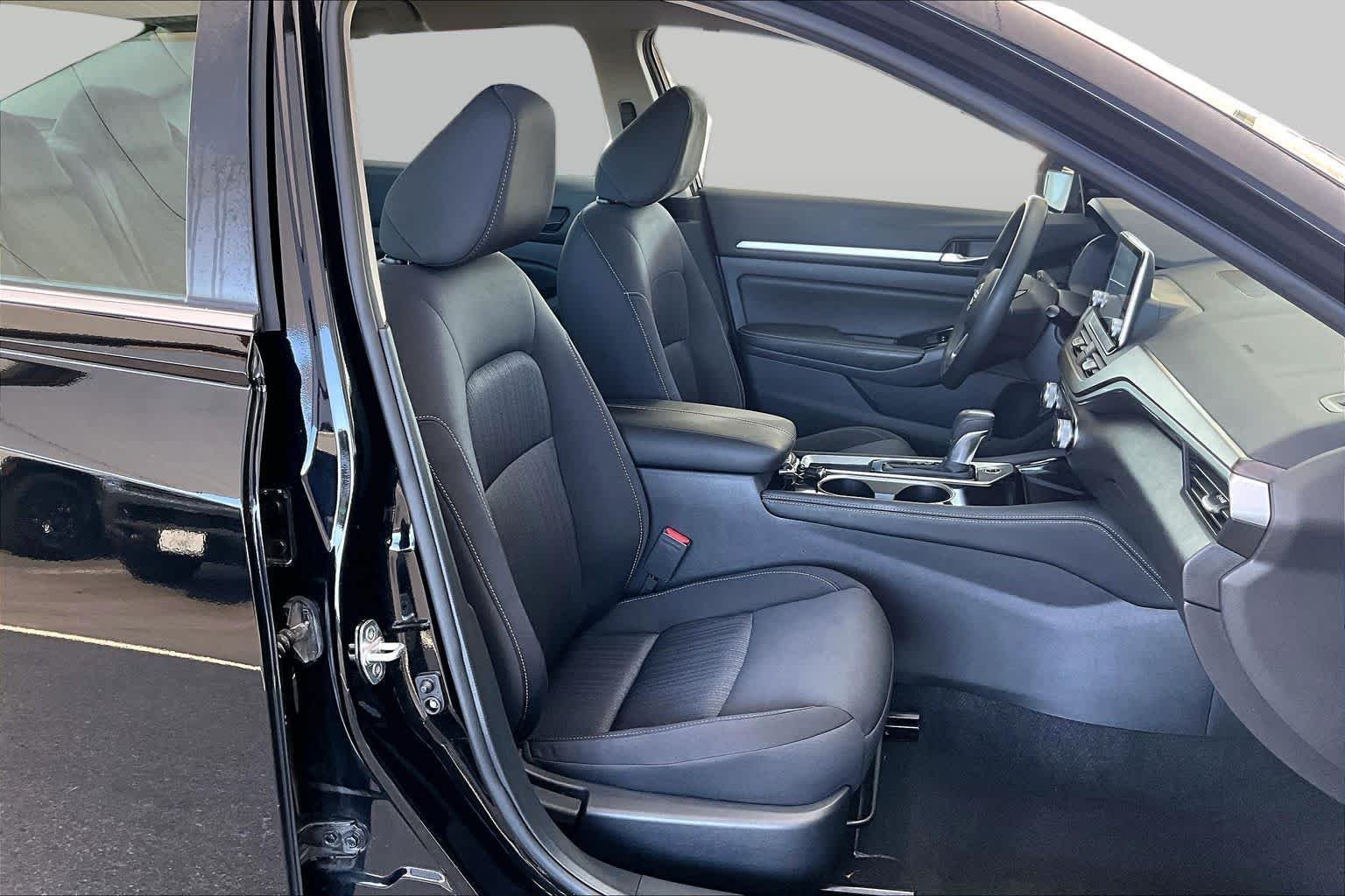Certified Used 2023 Super Black Nissan 2.5 SV image 9