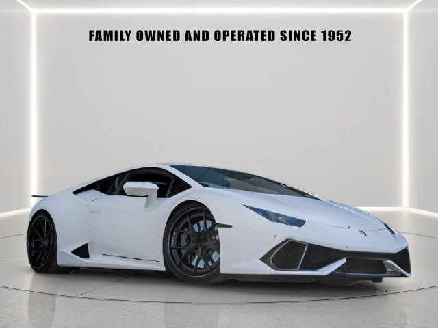 Used 2016  Lamborghini  image 2
