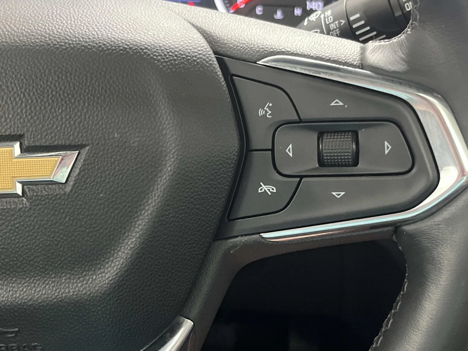 Used 2023 NITRO YELLOW METALLIC Chevrolet ACTIV image 20