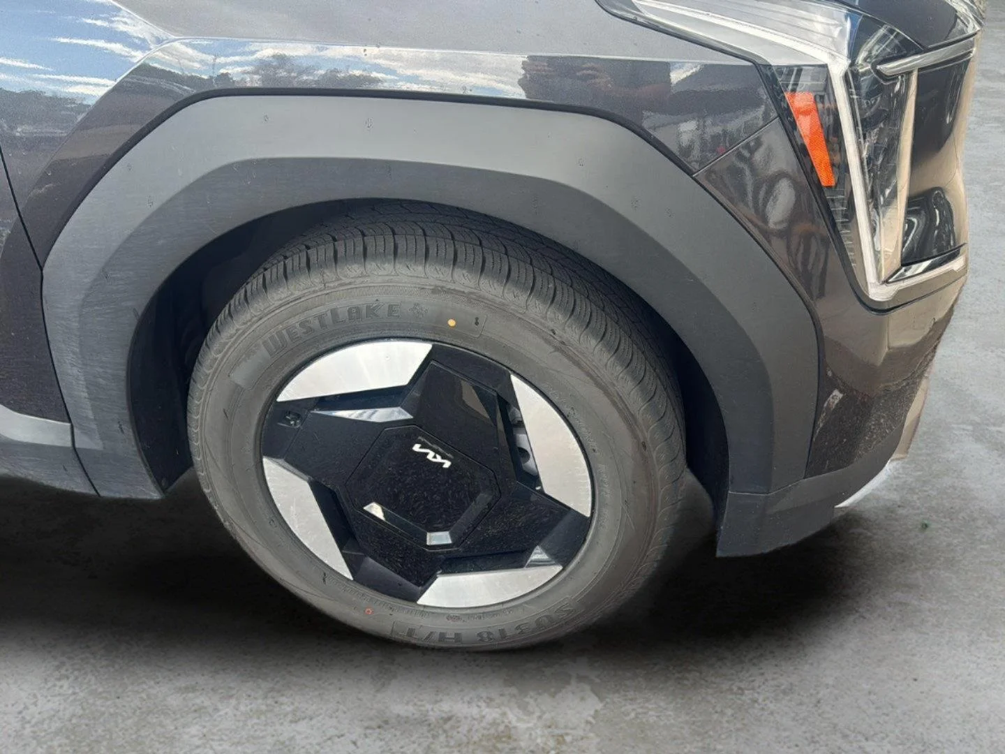 Certified Used 2024 Panthera Metal Kia Wind image 4