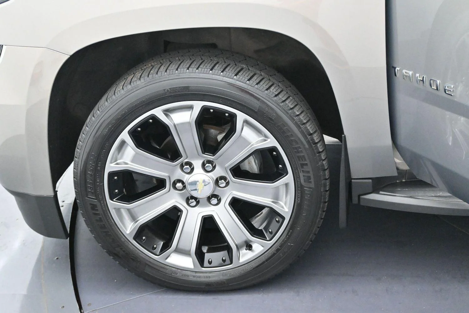 Used 2018 PEPPERDUST METALLIC Chevrolet LT image 43