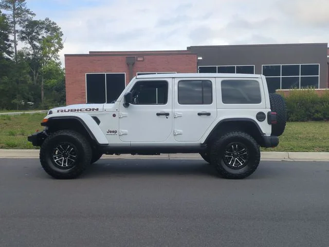 Used 2025 White Jeep Rubicon X image 10