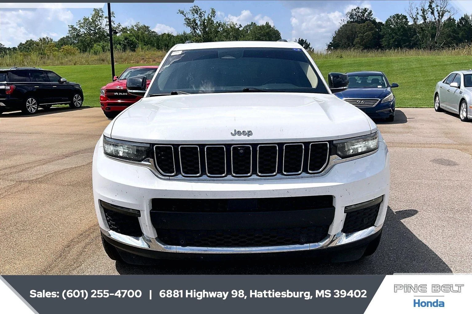 Used 2022 Bright White Clearcoat Jeep Limited image 5