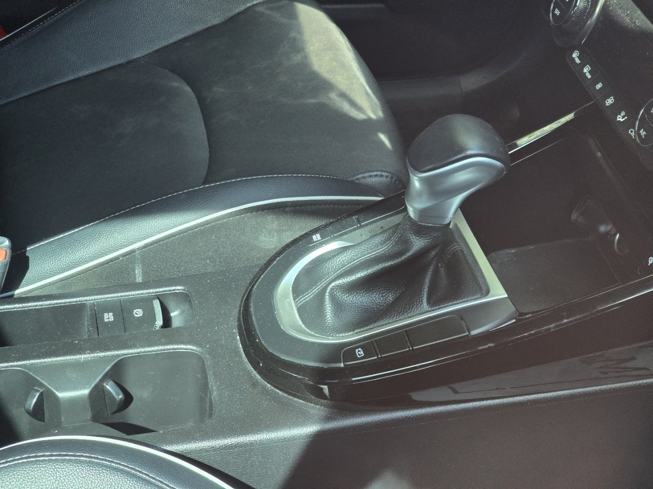 2023 Kia Forte GT-Line - Photo 15
