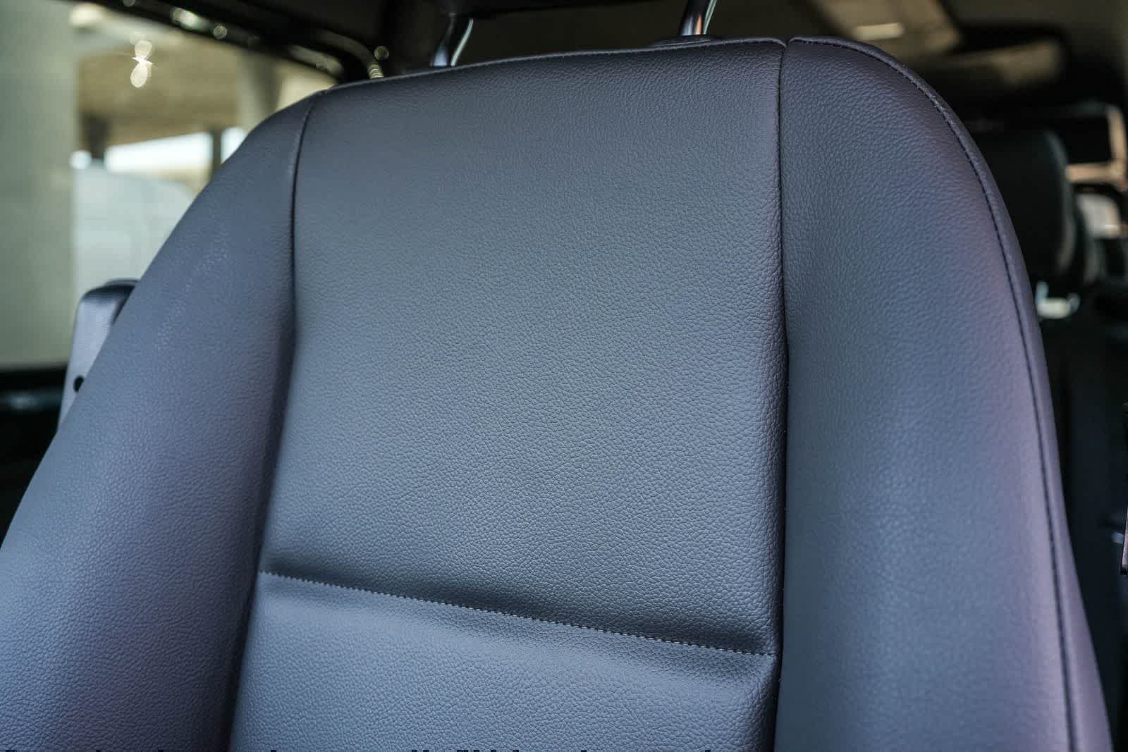 New 2026 Obsidian Black Metallic Mercedes-Benz Passenger 170WB High Roof RWD 2.0L I4 Diesel Turbo image 31