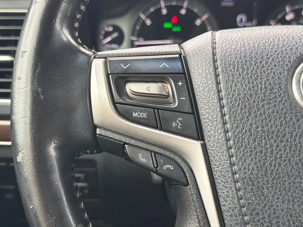 Used 2018 Blizzard Pearl Toyota  image 22