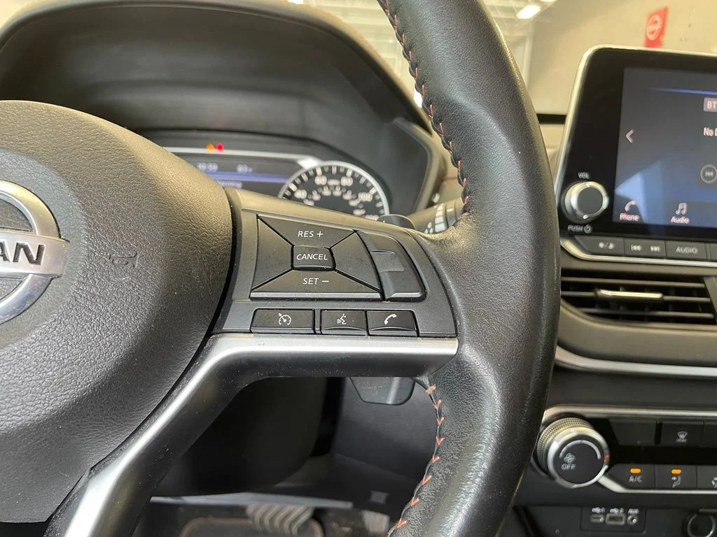 Used 2022 Blue Nissan 2.5 SR image 11