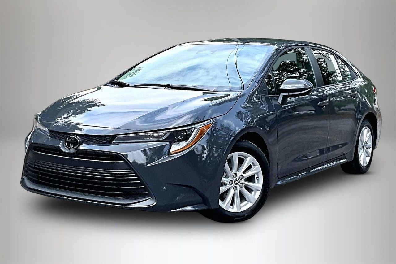 2025 Toyota Corolla LE CVT's photo