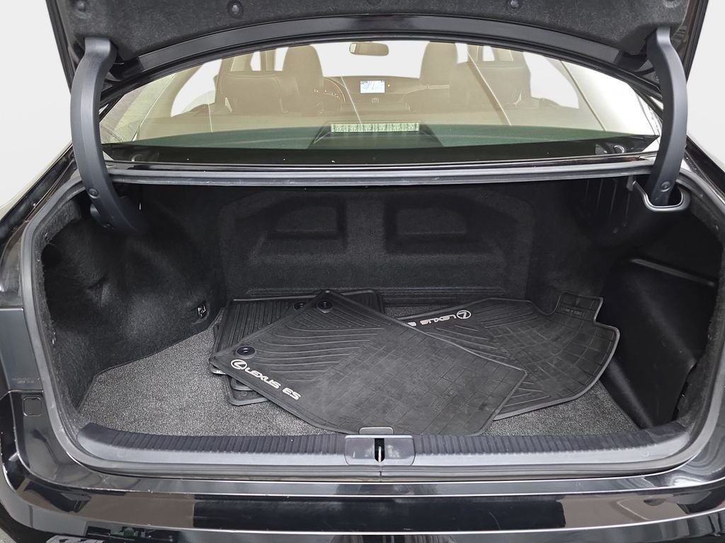 Used 2015 Obsidian Lexus 300h image 12