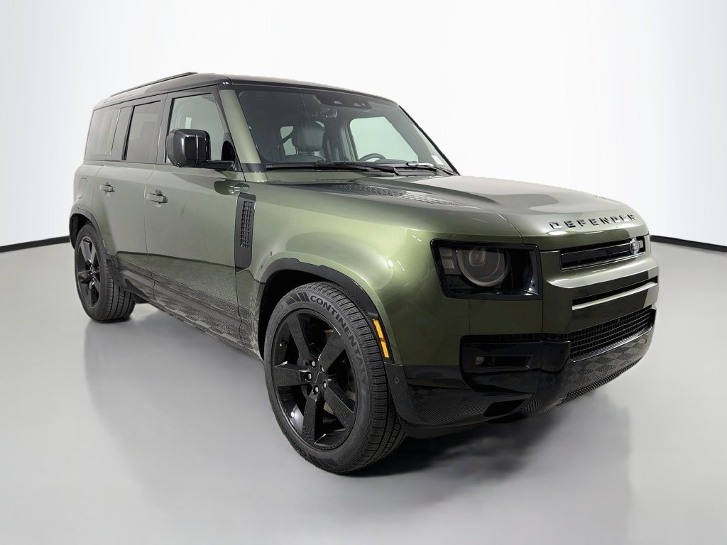 New 2026 Woolstone Green Land Rover X-Dynamic SE image 3