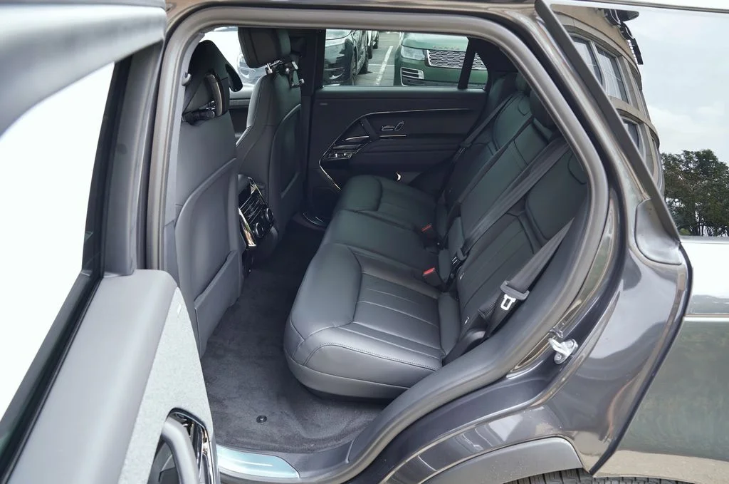 New 2026 Carpathian Grey Land Rover Dynamic SE image 34