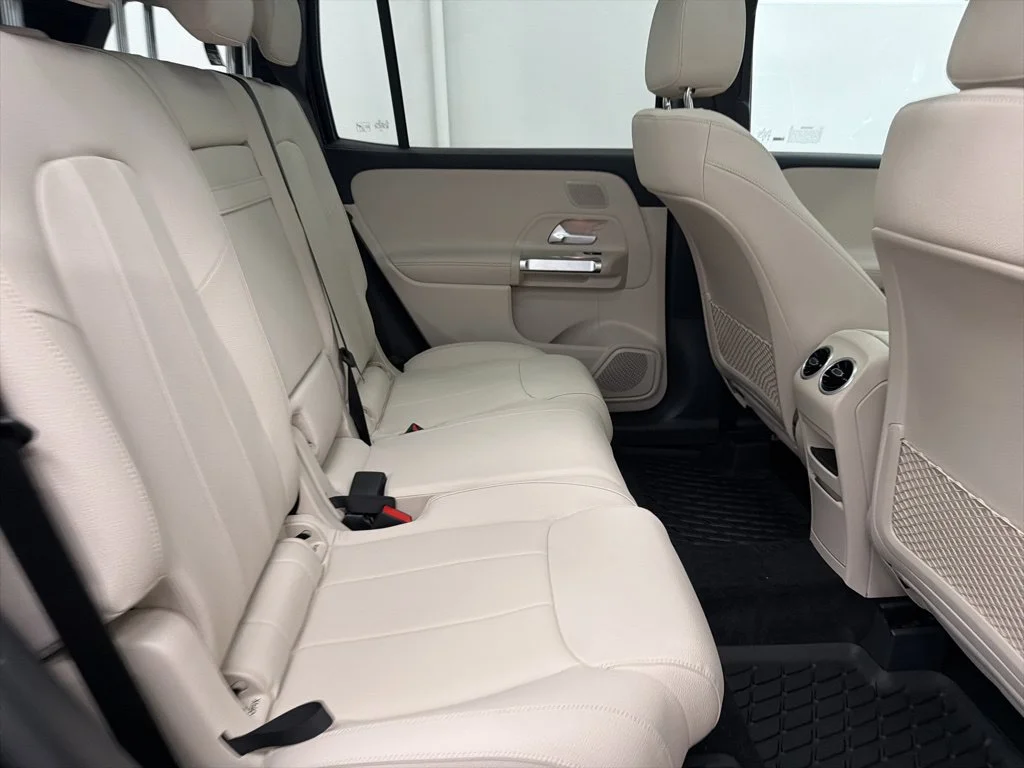Used 2026 Black Mercedes-Benz GLB 250 image 26