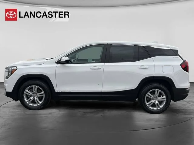 Used 2024 Summit White GMC SLE image 4