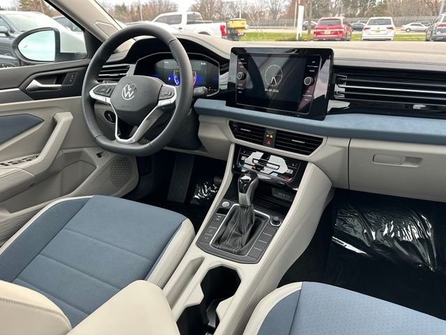 New 2026 Opal White Pearl Volkswagen 1.5T SE image 32