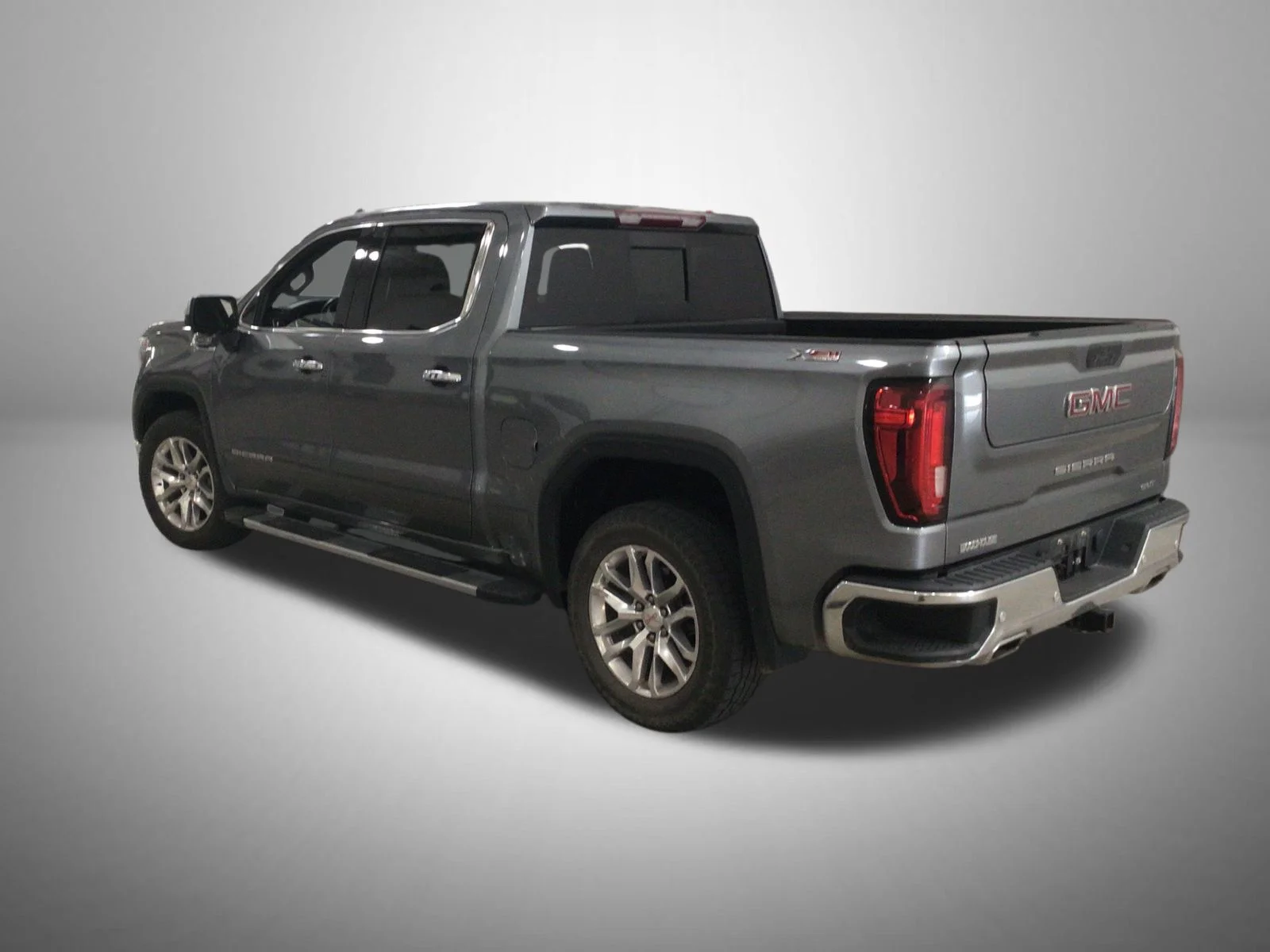 Used 2020 Gray GMC SLT image 2