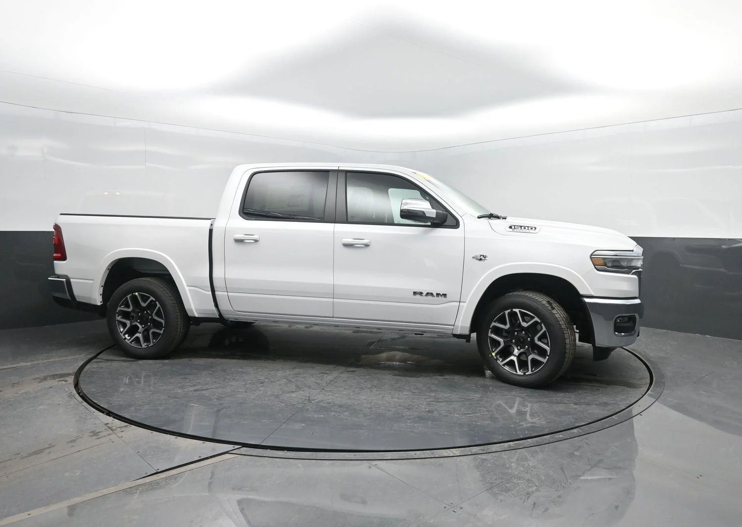 New 2026 Ivory White Tri-Coat Pearl-Coat Exterior Paint RAM Laramie image 3