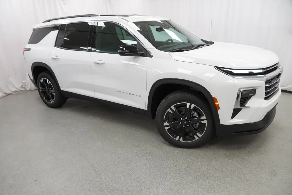 New 2027 Summit White Chevrolet LT image 13