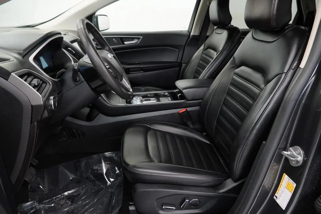 Used 2019 Gray Ford SEL image 7