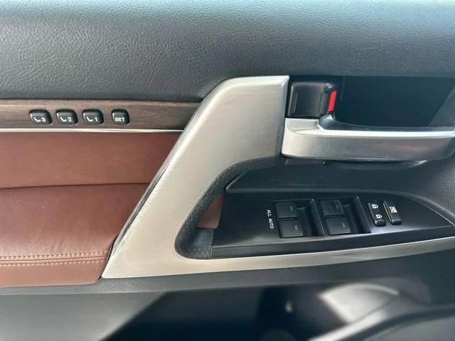 Used 2017 Black Toyota  image 14