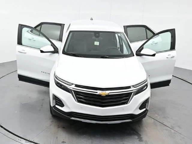 Used 2024 Summit White Chevrolet LT image 44