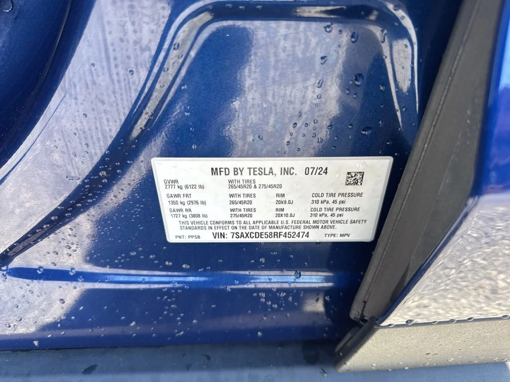 Used 2024  Tesla Base image 37