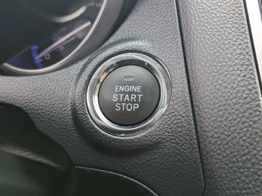 Used 2019 White Subaru 2.5i image 31