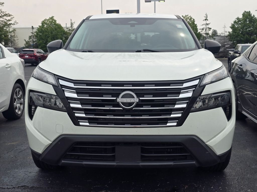 Used 2024 White Nissan S image 2