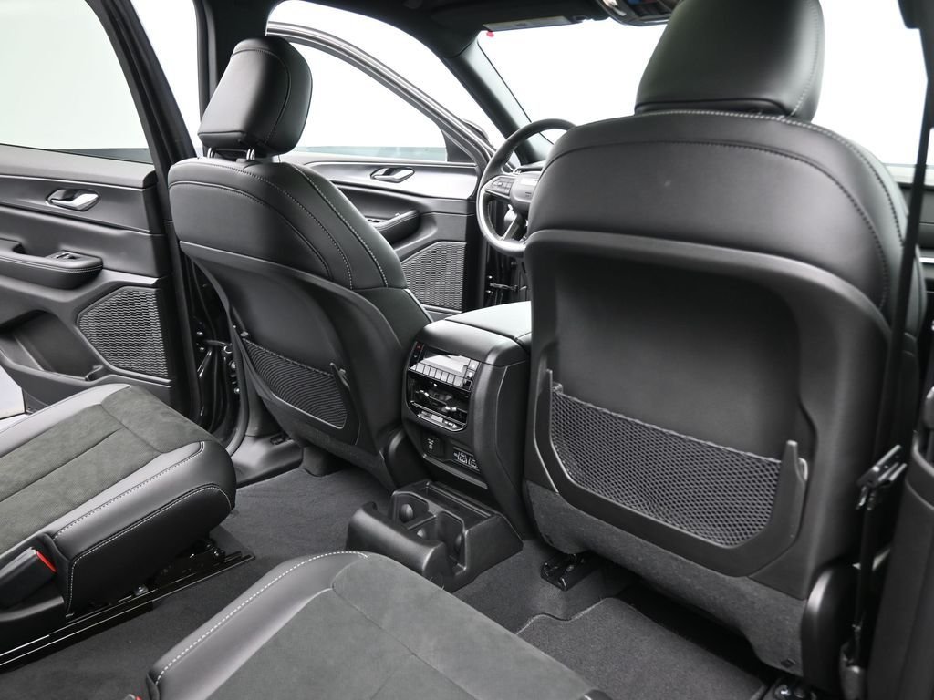 New 2025 Baltic Gray Metallic Clear-Coat Exterior Paint Jeep Altitude X image 27