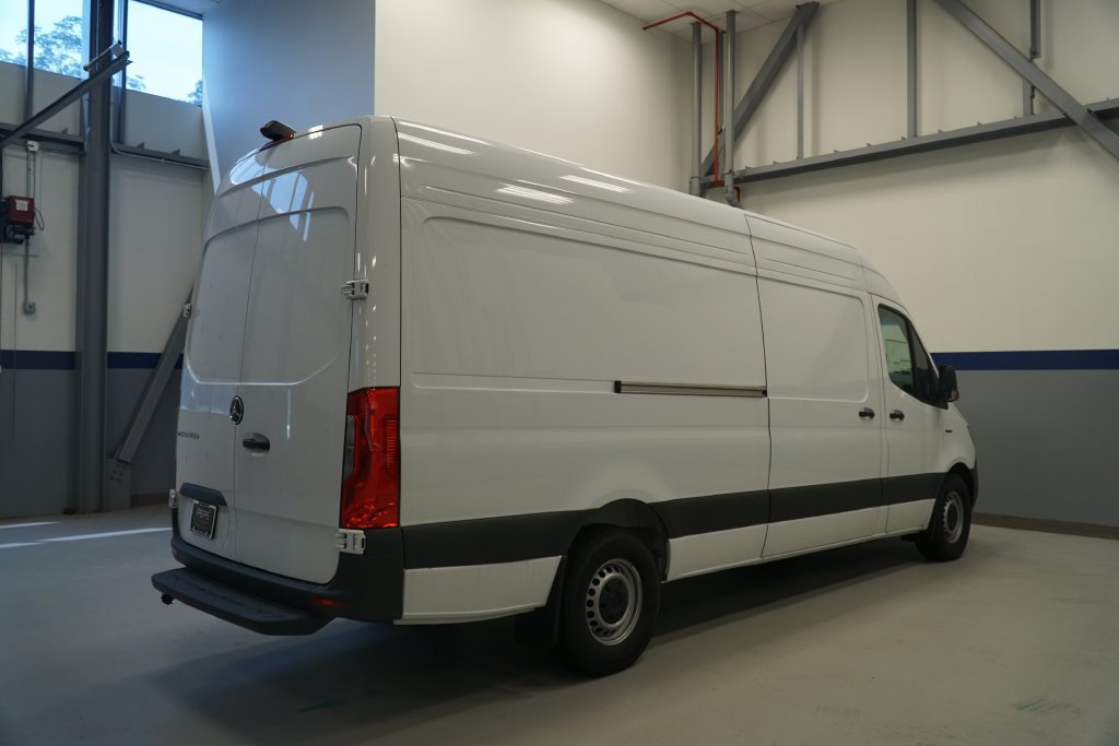 New 2025 Arctic+White Mercedes-Benz Cargo 170 WB image 24