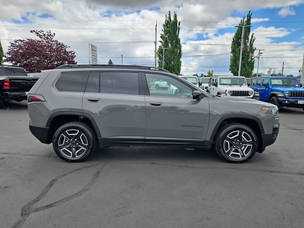 New 2026 Sting-Gray Clear-Coat Exterior Paint Jeep Laredo image 7