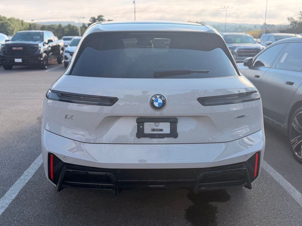 Used 2026 Beige BMW xDrive45 image 4