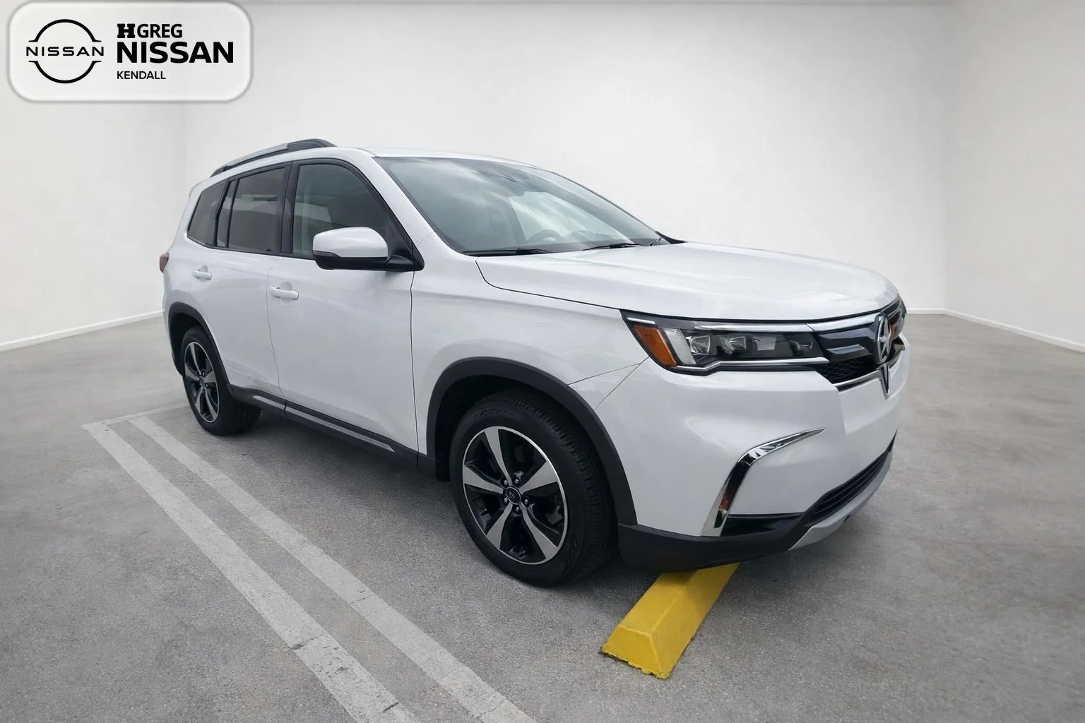 Used 2025 White Honda Touring image 5