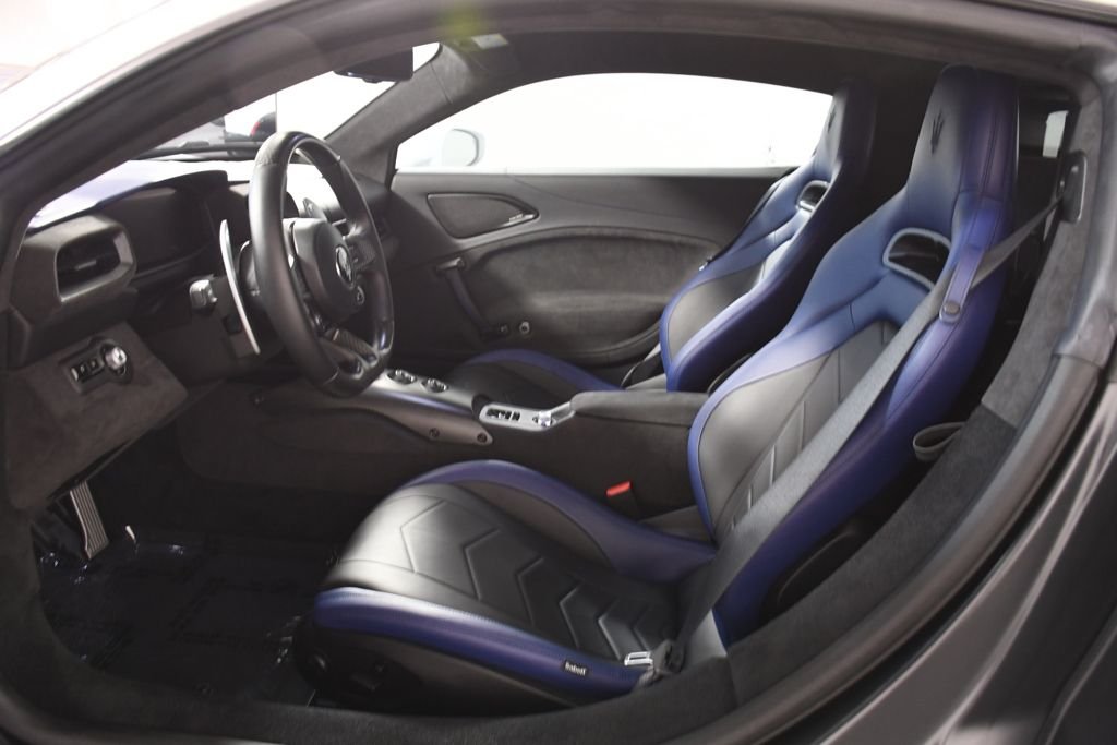 Used 2022 Bianco Audace Maserati Base image 21