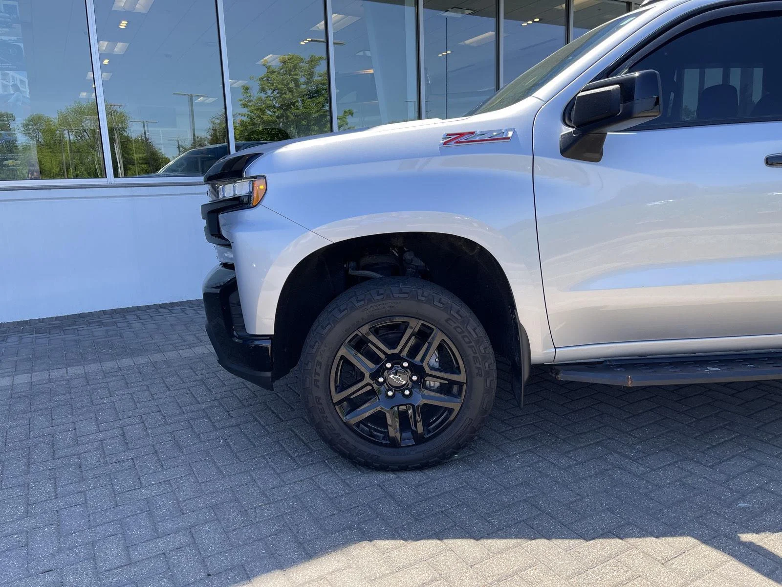 Used 2021 SILVER ICE METALLIC Chevrolet LT Trail Boss image 9