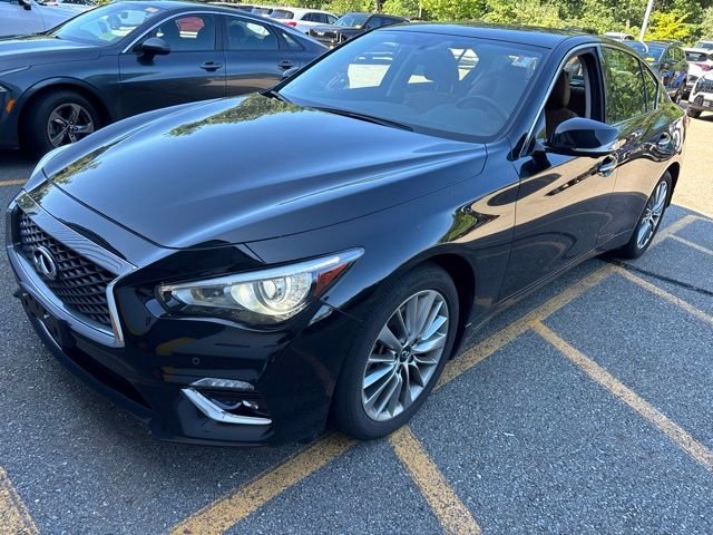 Used 2023 Black INFINITI LUXE image 3
