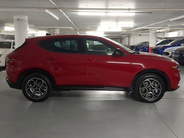 New 2025 Alfa Rosso (Red) Exterior Paint Alfa Romeo Base image 8