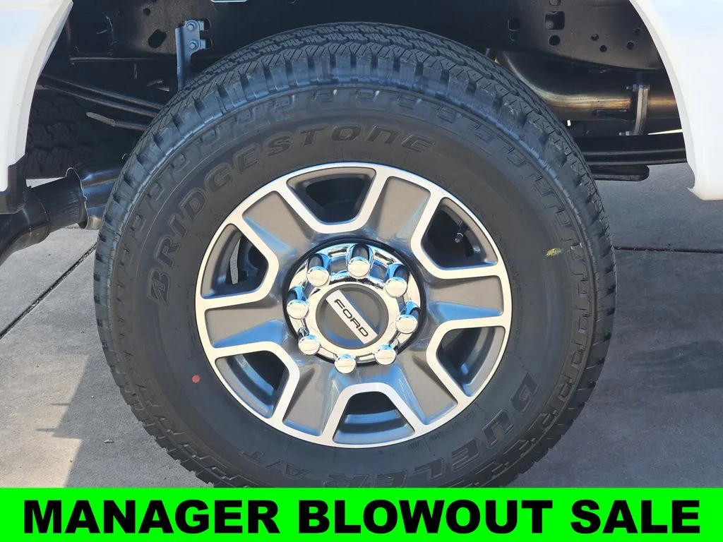 New 2026 Star White Metallic Tri-Coat Ford F-250® Platinum® image 38