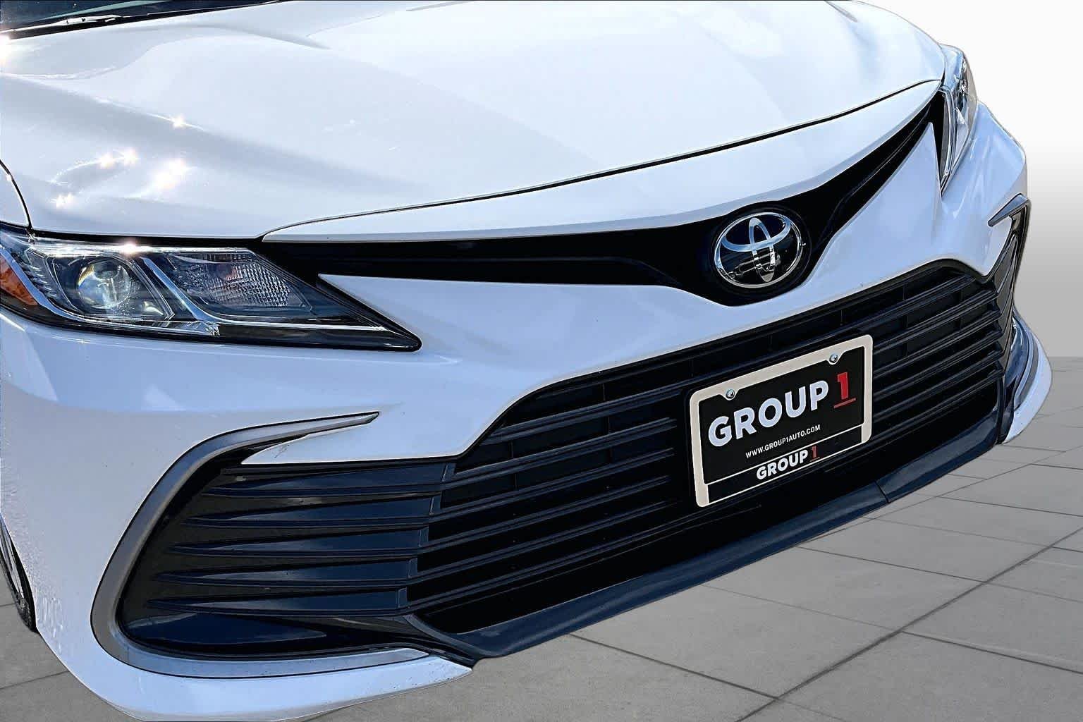 Used 2023 Ice Cap Toyota LE image 29